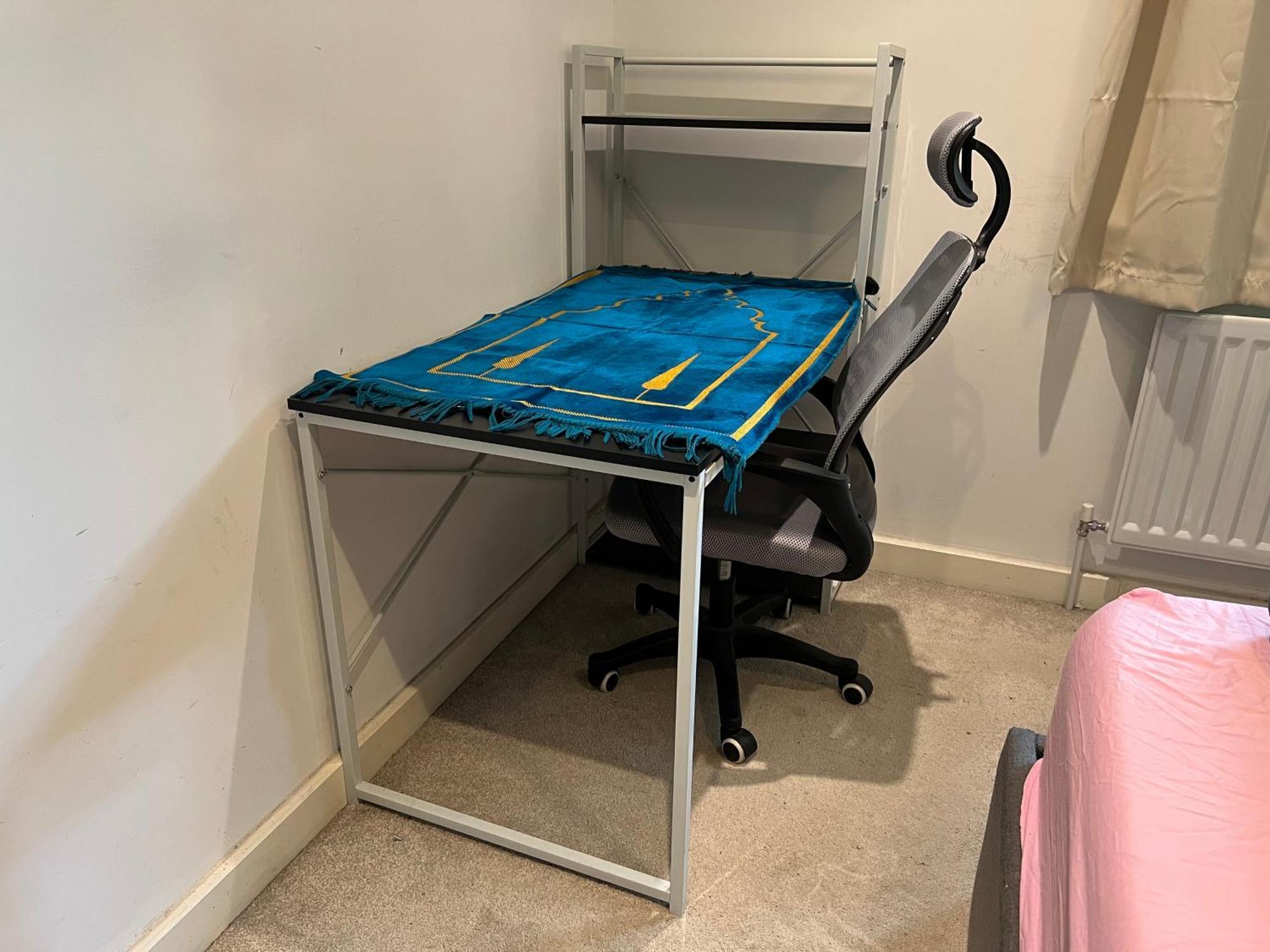 London Holiday Home Newly Refurbished - Entire 4 Bedroom Private House With Kitchen, Living Room & Private Garden - 1 Cape House London, Within 30 Mins From Central London, London Bridge & Canary Wharf Exterior foto